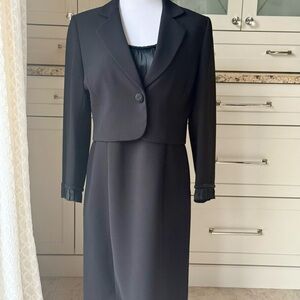 Tahari Arthur black beaded evening dress & jacket set. 12 P. Formal.